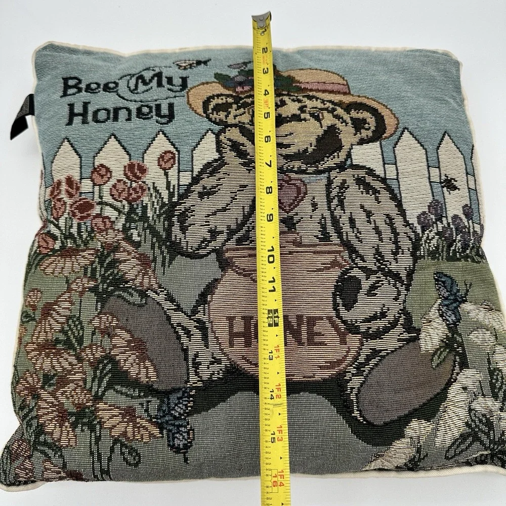 Vintage Reed Bee My‎ Honey Tapestry Accent Throw Pillow EUC Cottagecore